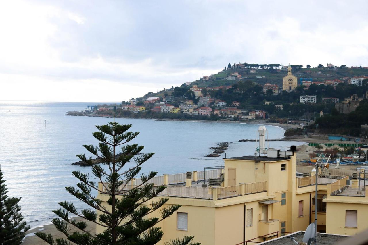H11 Arma Vista Mare Panoramica Apartamento Arma di Taggia Exterior foto