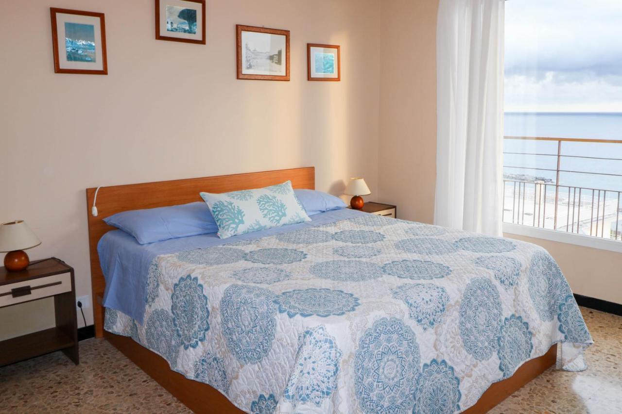 H11 Arma Vista Mare Panoramica Apartamento Arma di Taggia Exterior foto